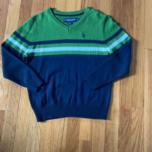 U.S. Polo Assn. v neck small sweater